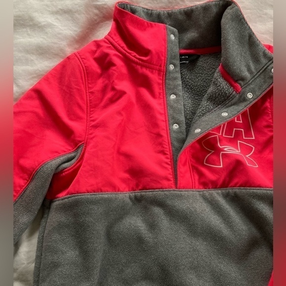 Under ARMOUR kids pink and grey fleece jacket. Size 16.5” pit to pit - Picture 2 of 6